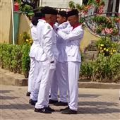 Thầ
